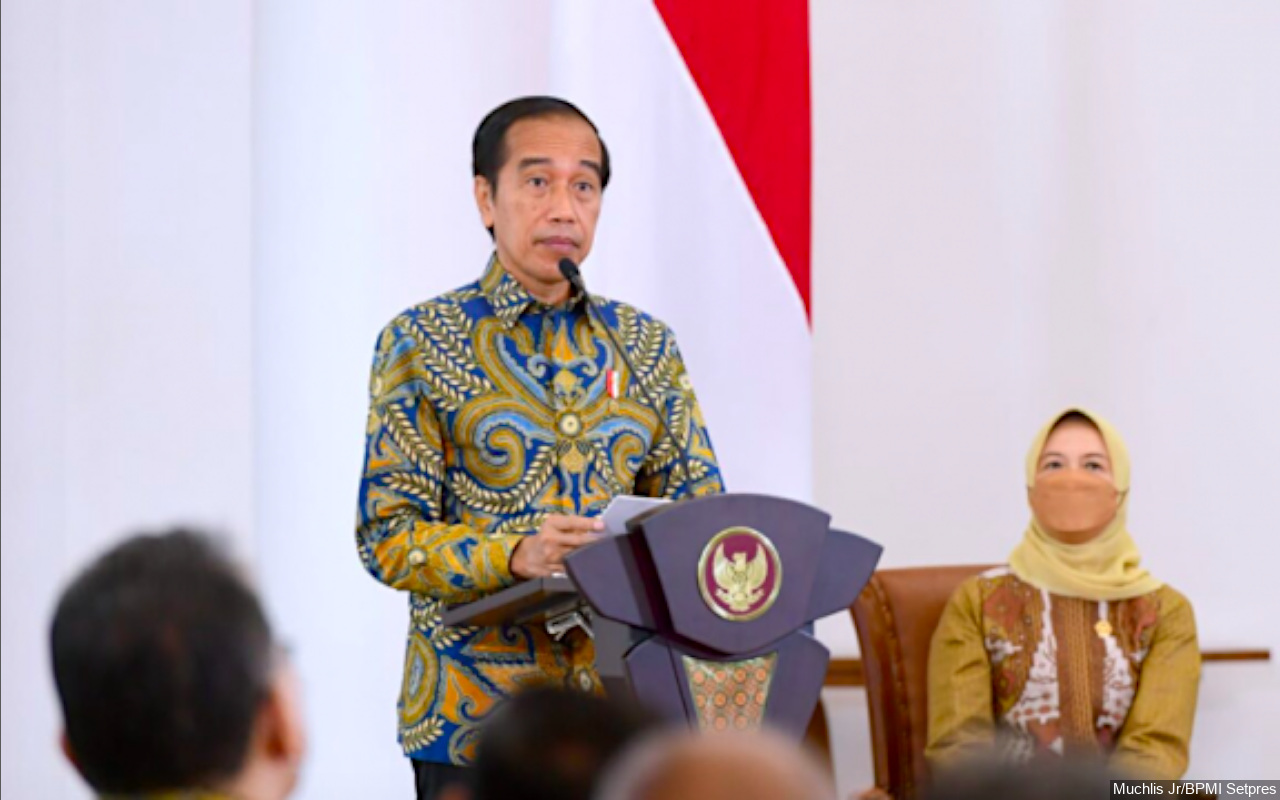 Jokowi Sampaikan Belasungkawa Atas Nama Negara, Kenang Tjahjo Kumolo Sebagai Pribadi yang Tenang