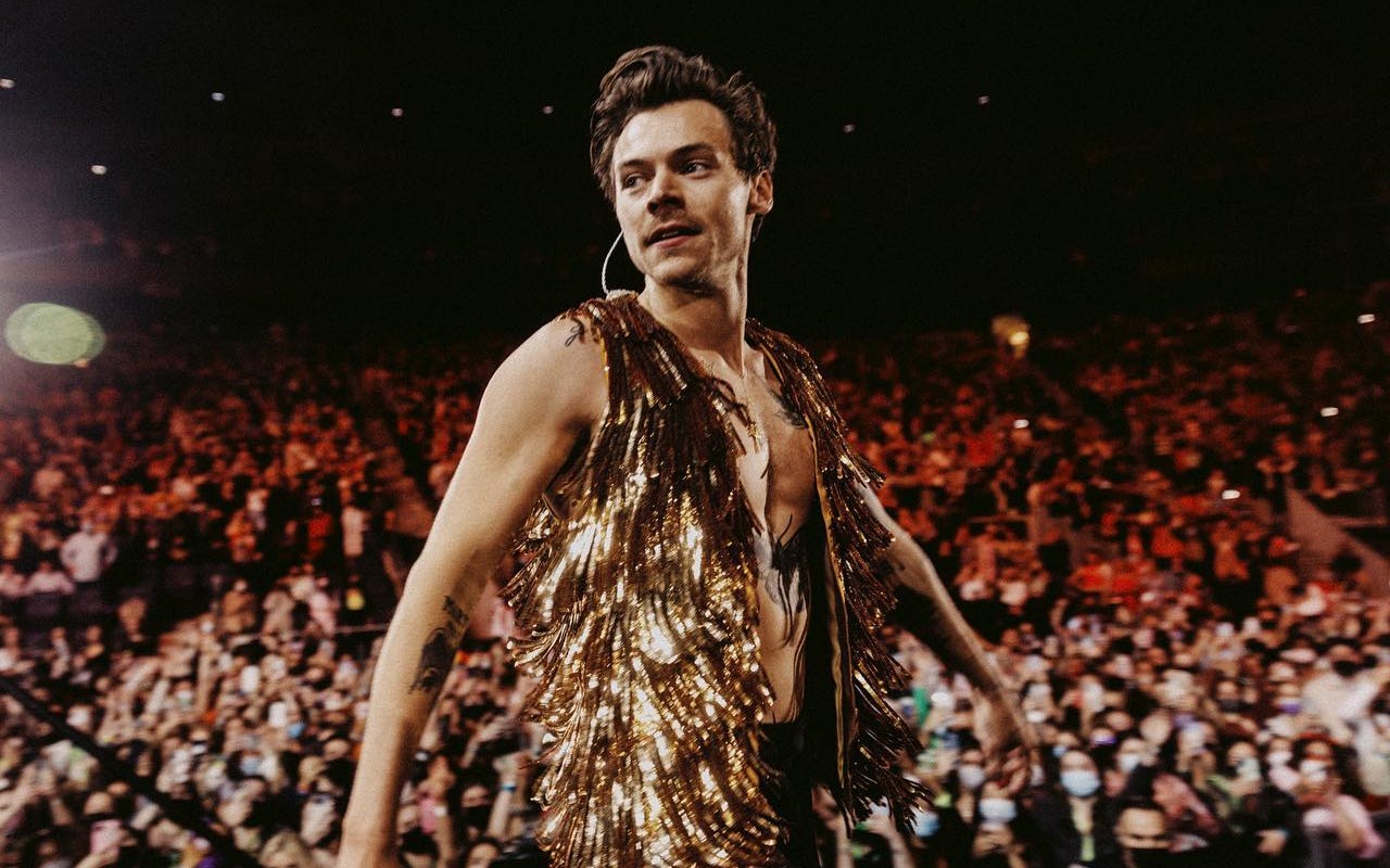 Harry Styles Batalkan Konser Di Copenhagen Usai Beberapa Orang Tewas Ditembak Pria Misterius