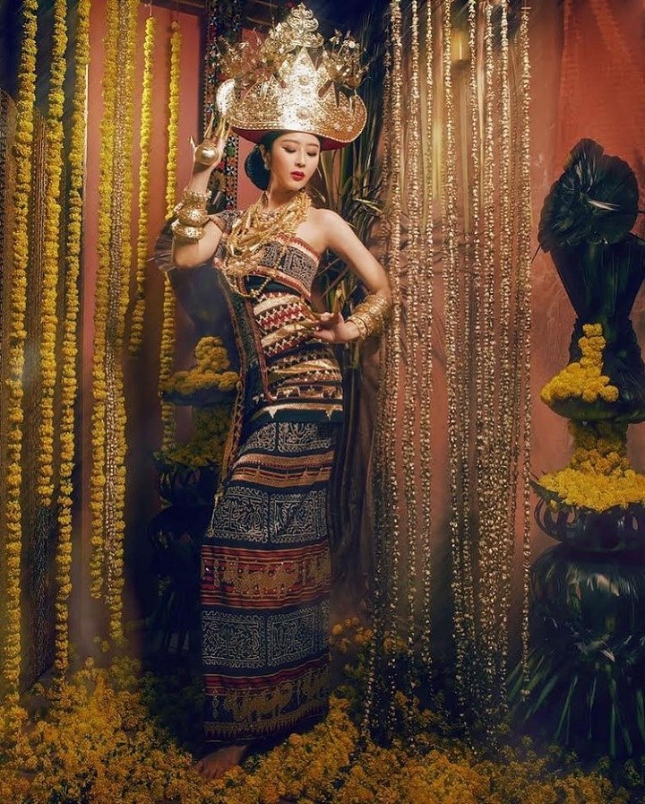 Cantik dengan Baju Adat Lampung 