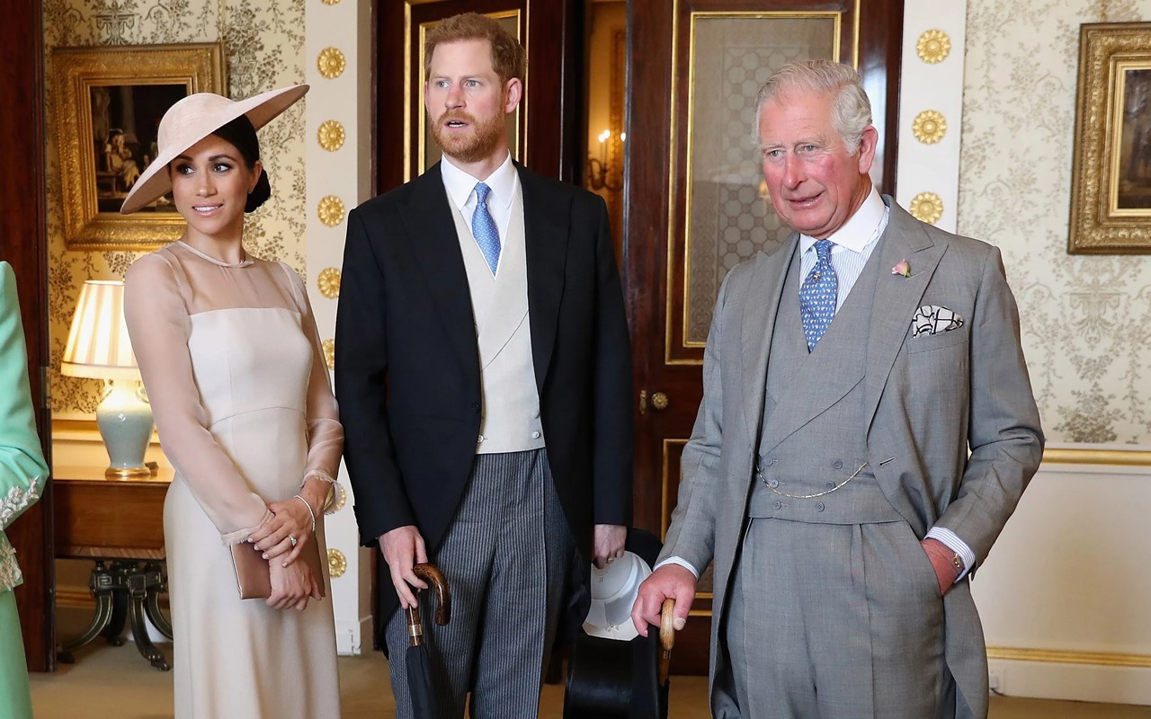 Kerabat Sebut Prince Charles Tengah Dalam Upaya Perbaiki Hubungan Dengan Harry dan Meghan Markle