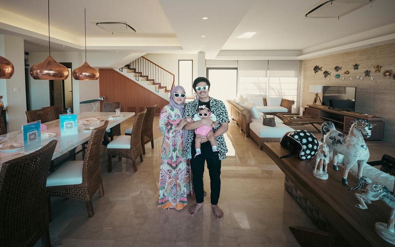 Ameena Nangis Kencang Gegara Suara 'Halilintar' Sang Ayah, Aurel Hermansyah Malah Cekikikan