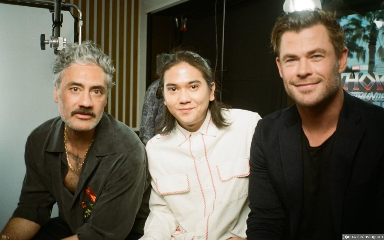 Taika Waititi Syok, Iqbaal Ramadhan-Chris Hemsworth Bak Bestie Saat Ngobrol Pakai Bahasa Lokal