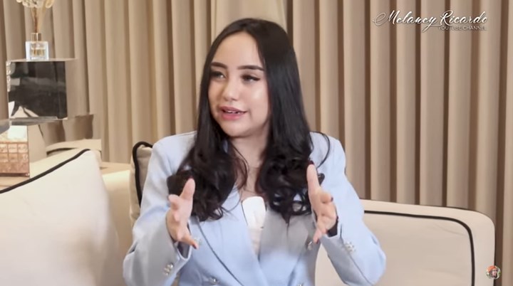 Akhirnya Terungkap Salmafina Sunan Masuk Kristen Gara-gara Baca Buku, Apa Isinya?