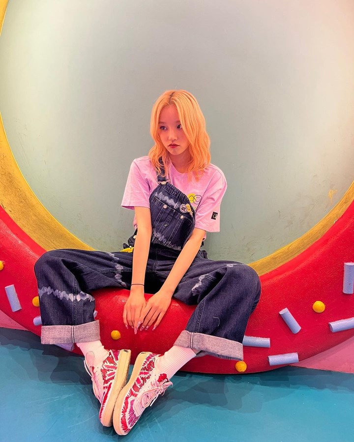 Uwu Dengan <i>Jumpsuit</i>