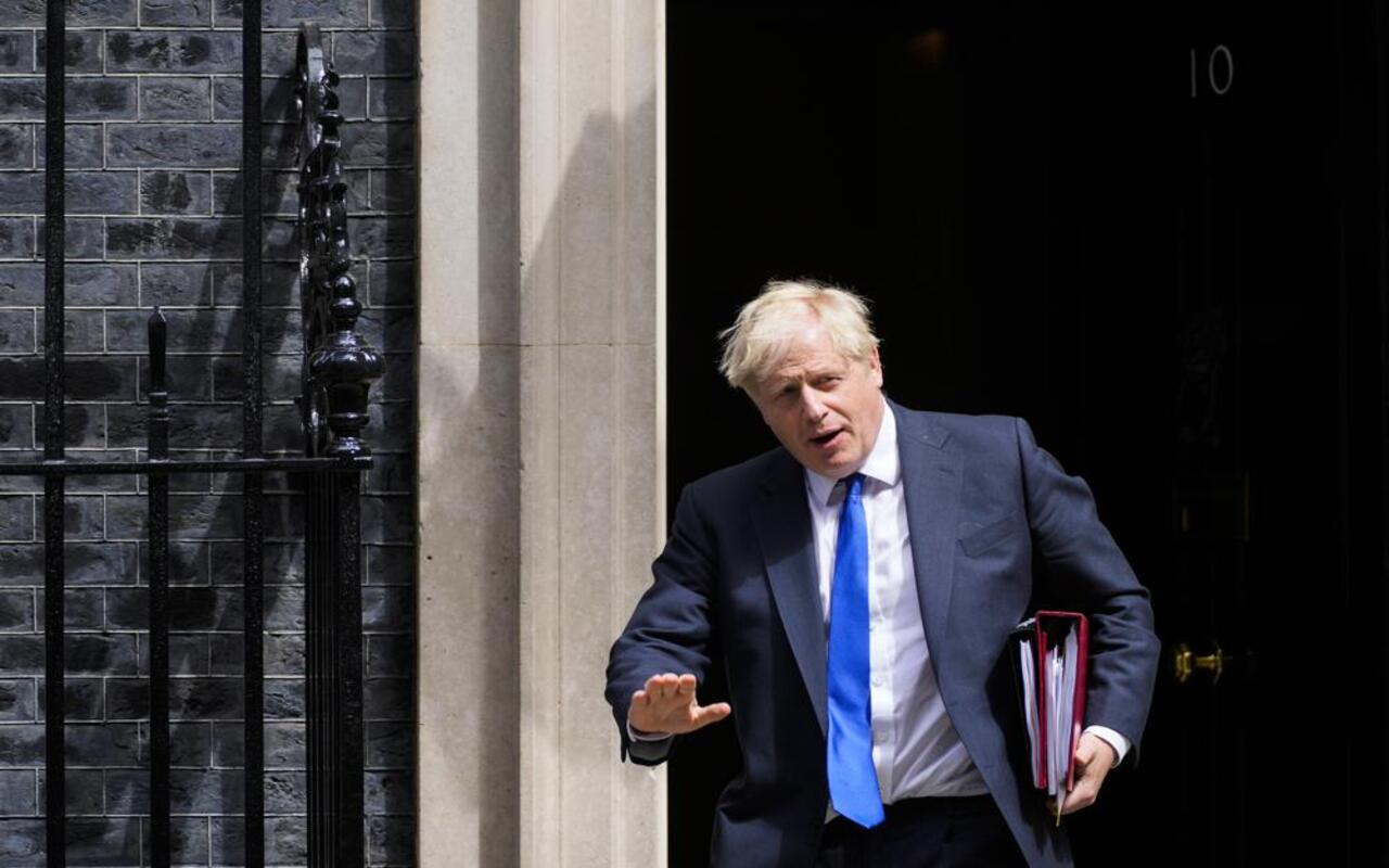 Boris Johnson Berjuang Pertahankan Posisi Sebagai PM Inggris Di Tengah Seruan Pengunduran Dirinya
