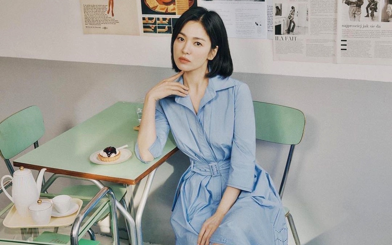 Kaki Jenjang Song Hye Kyo Saat Hadiri Event Luar Negeri Tuai Kekhawatiran