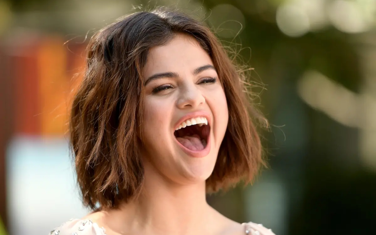 Selena Gomez Spill Produk Skincare Yang Kerap Dibeli di Drugstore, Suka Merek Merakyat Terungkap?