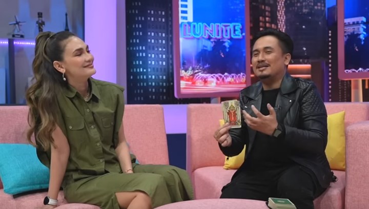 Diramal Soal Jodoh, Luna Maya Bikin Kaget Ternyata Sedang Didekati 2 Cowok Sekaligus
