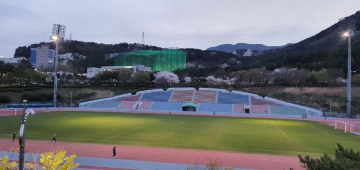 Venue Konser BTS di Busan Dikritik Mengecewakan