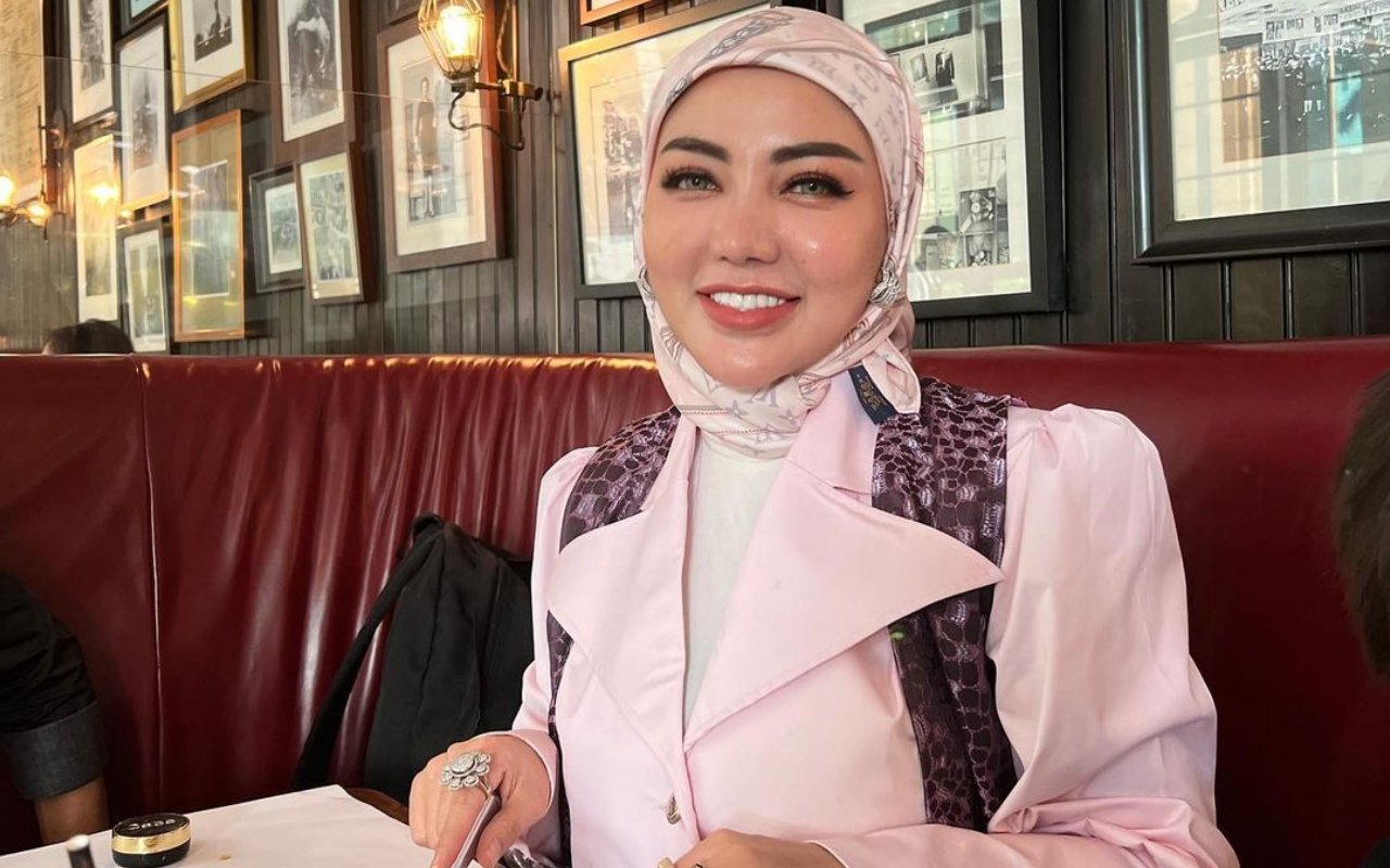 Bella Shofie Lihat Langsung Proses Sapi Disembelih, Dandanan Heboh Bak Mau ke Pesta Bikin Salfok