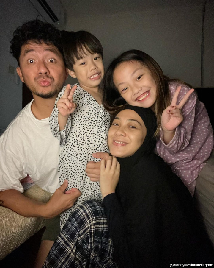 <i>Cute Family</i>