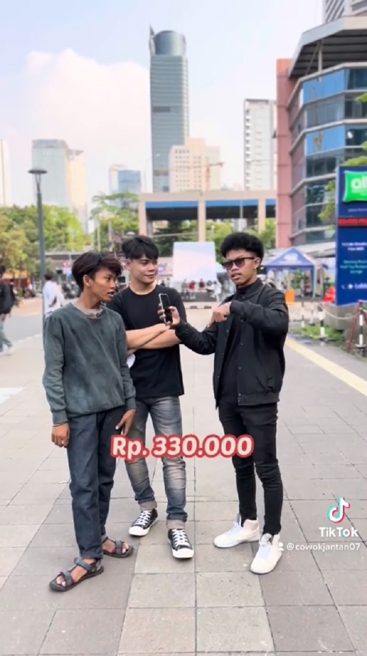 Outfit Kasual dengan Harga Mahal