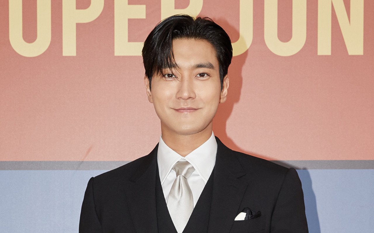 Anti Mainstream, Choi Siwon SuJu Bagi-Bagi Miras Gratis untuk Pemegang Tiket Super Show 9