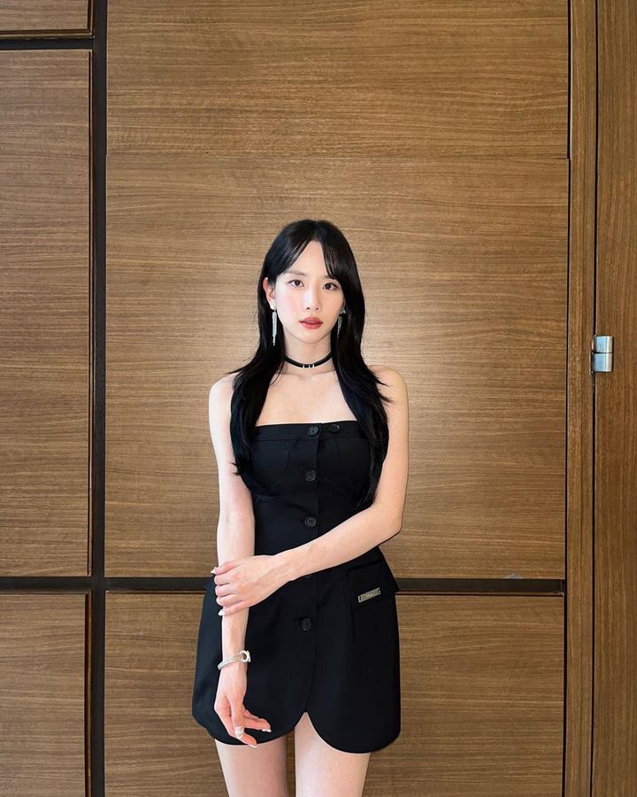 Anggun dengan Gaun