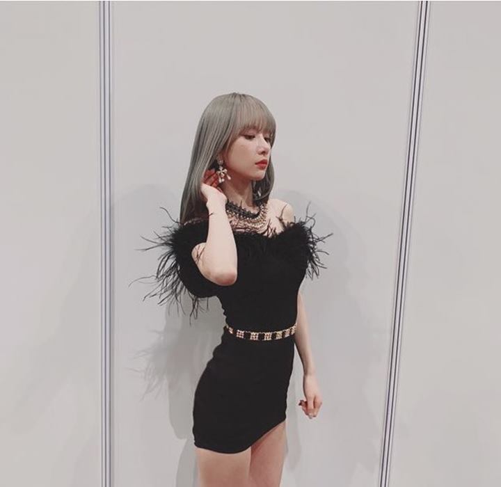 Tampil Seksi dan Glamor