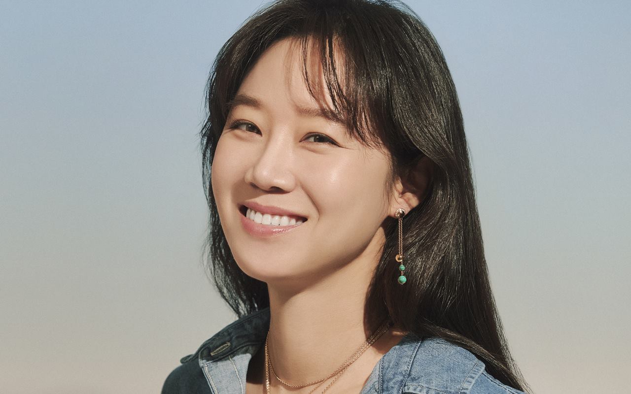 Gong Hyo Jin Dicurigai Kencan Bareng Pacar Brondong, Komentar Lee Min