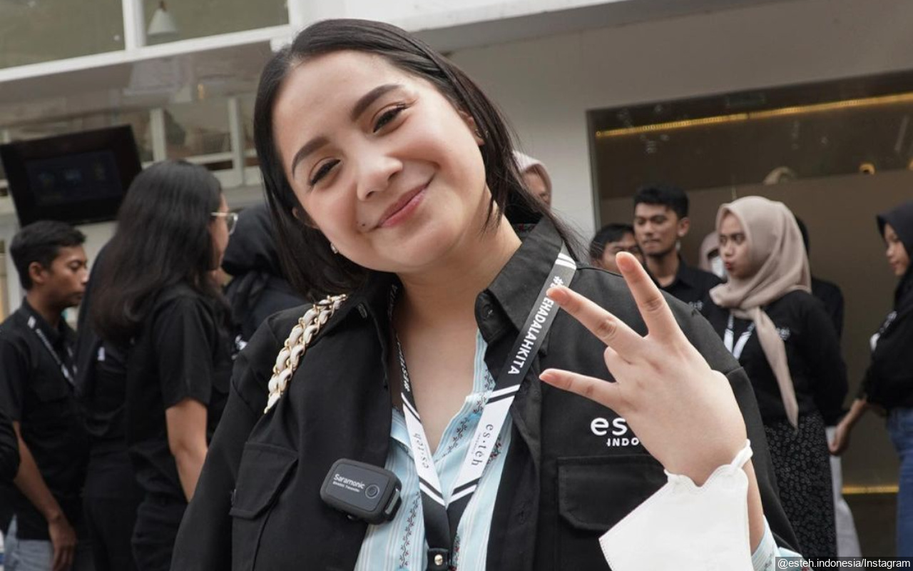 Nagita Slavina Dipuji Selangit Tampil Sederhana di Ultah Gala Sky, Tenteng Kado Spesial?