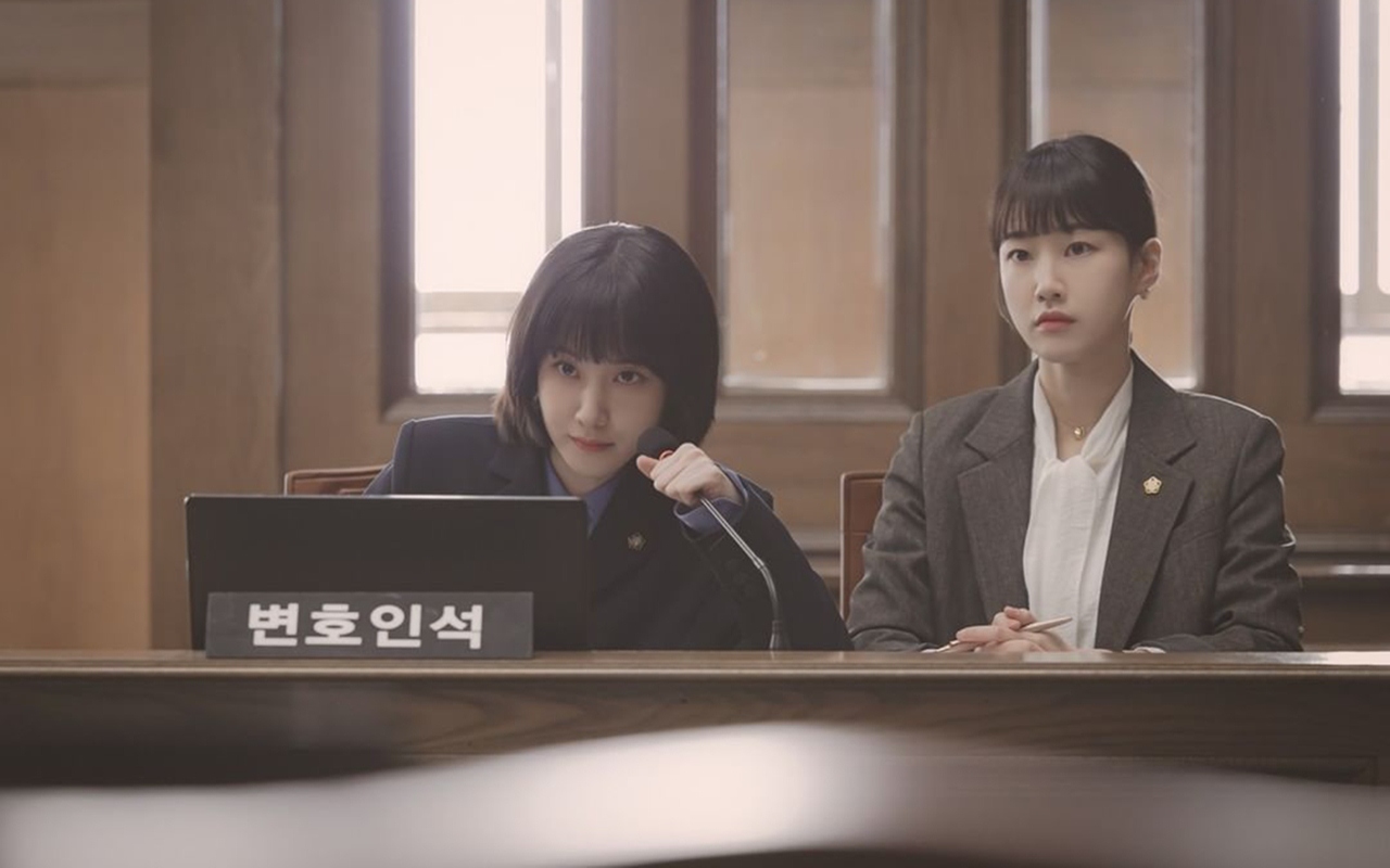 10 Pesona Charming Ha Yoon Kyung, Sunshine-nya Park Eun Bin di 'Extraordinary Attorney Woo'
