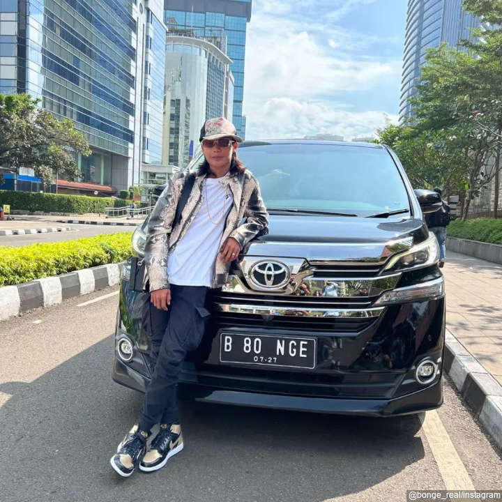 Ditawari Ria Ricis Lanjutkan Pendidikan, 7 Potret Stylish Bonge 'Artis ...