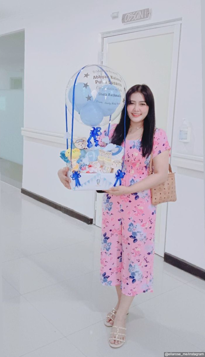 Cantik dengan OOTD Simpel