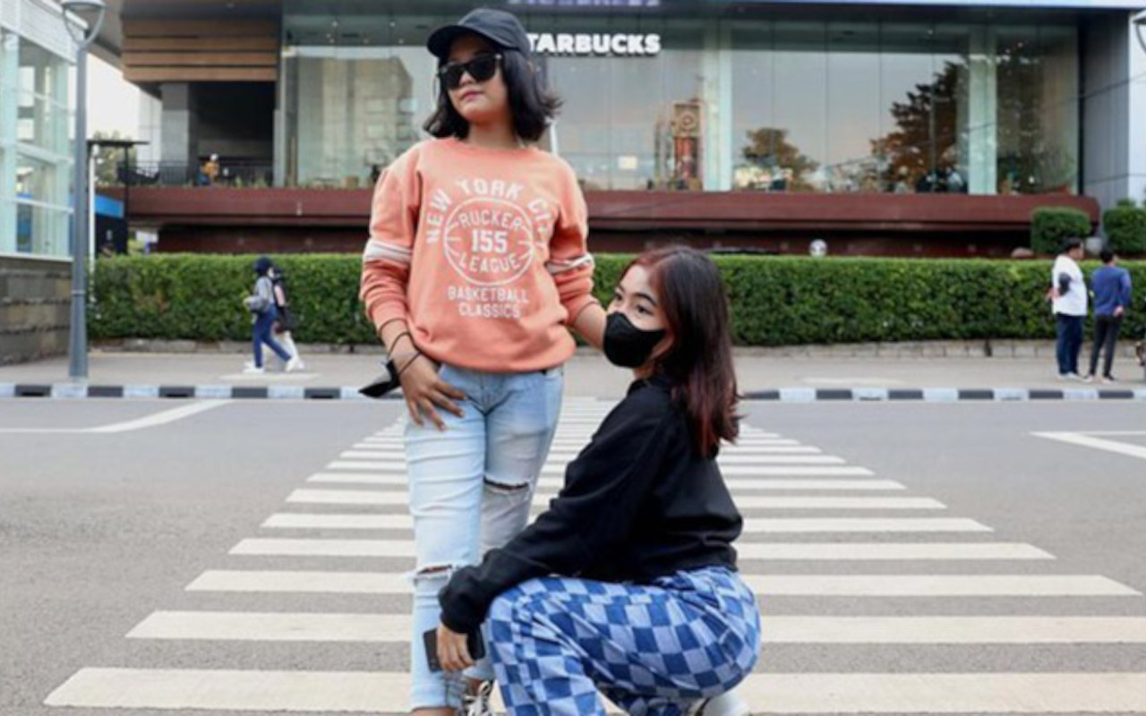 Remaja SCBD Rela Ganti Outfit 5 Kali Demi Mejeng di Citayam Fashion Week, Pinjam-Beli di Tanah Abang