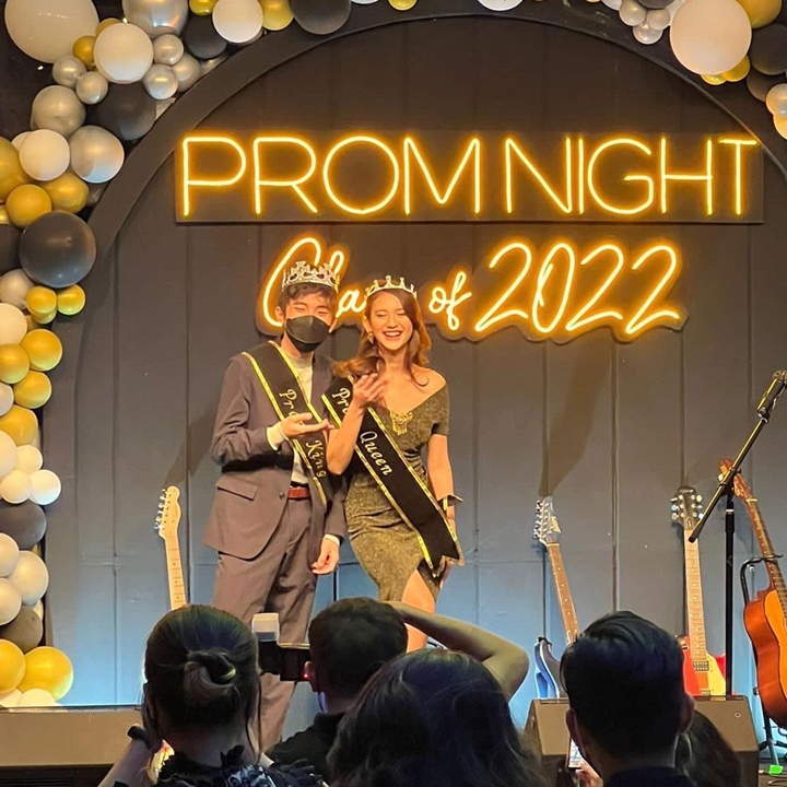 Sang <i>Prom Night Queen</i>