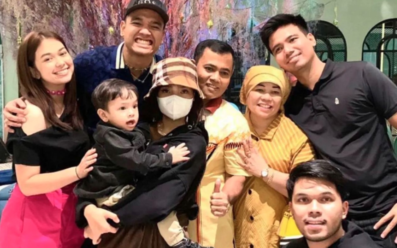 Oma Dewi Nangis Cari Thariq Halilintar dan Rebecca Klopper Saat Ultah, Rindu Bibi-Vanessa Angel?