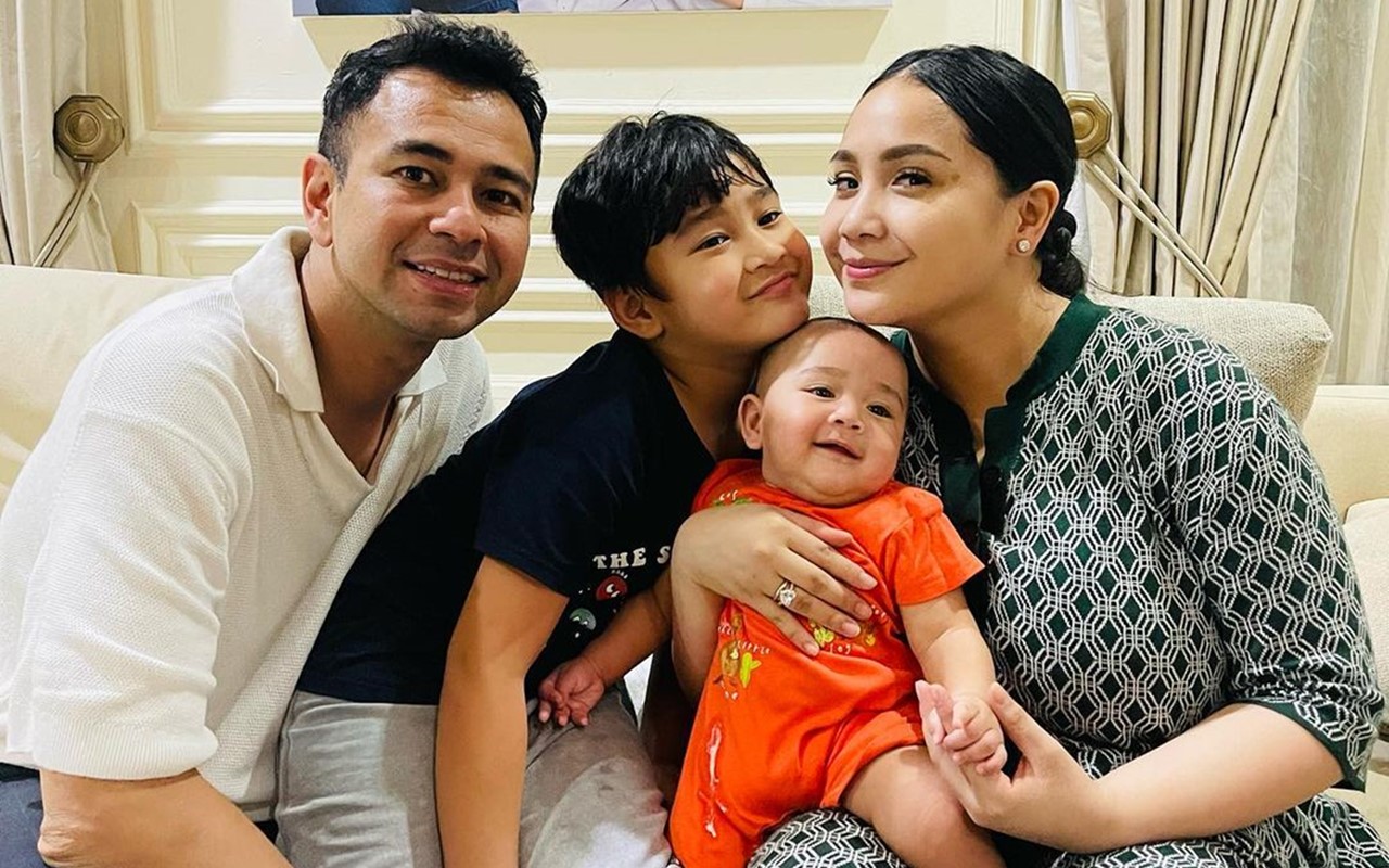 Rafathar Senyum, Rayyanza Beri Reaksi Tak Terduga Saat Didandani Nagita Pakai Wig Bikin Gemas