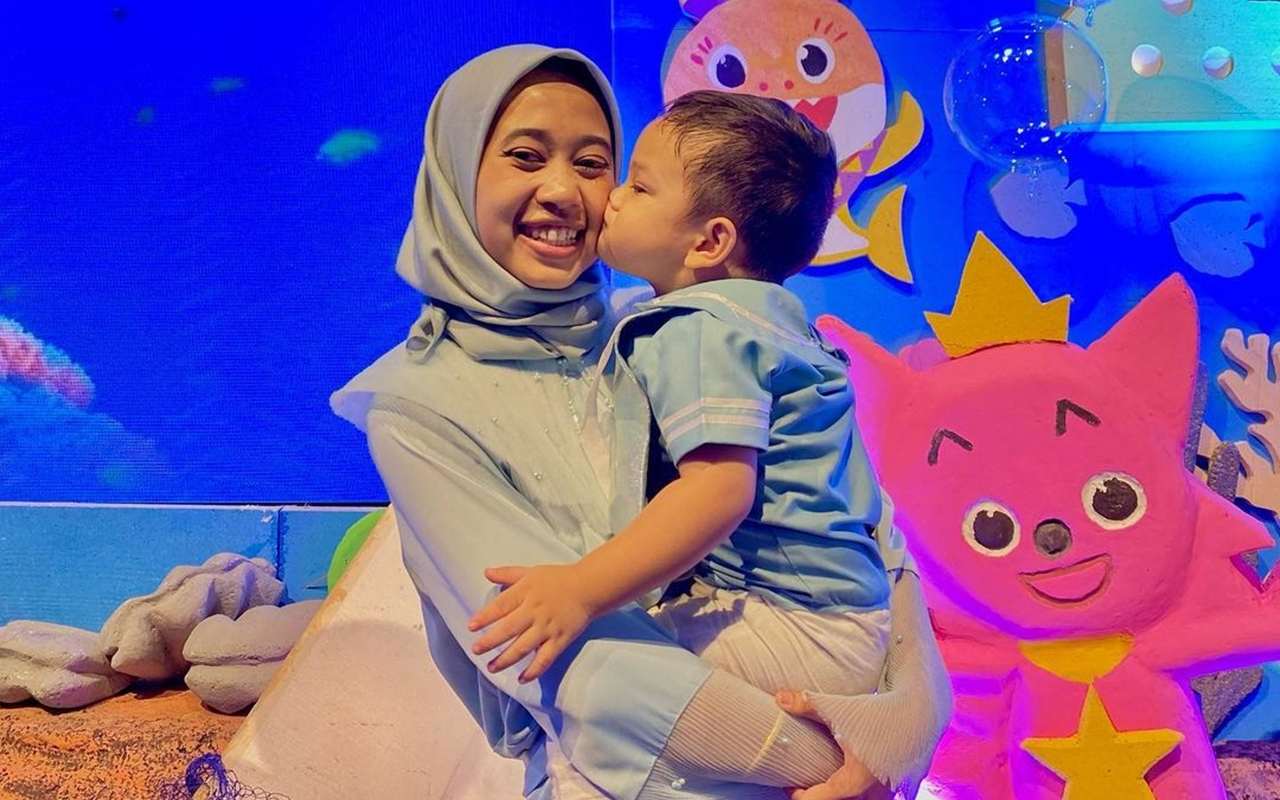Gala Putra Vanessa Angel Ngobrol Bareng Pengasuh Cantik, Aksi Pandai Bicara Bikin Gemas