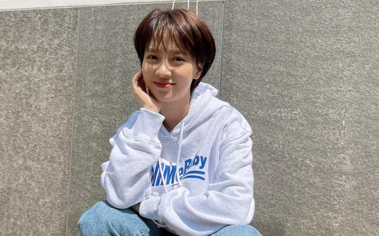 Gaya Tak Terduga Song Ji Hyo di Postingan Terbaru Bikin Heboh