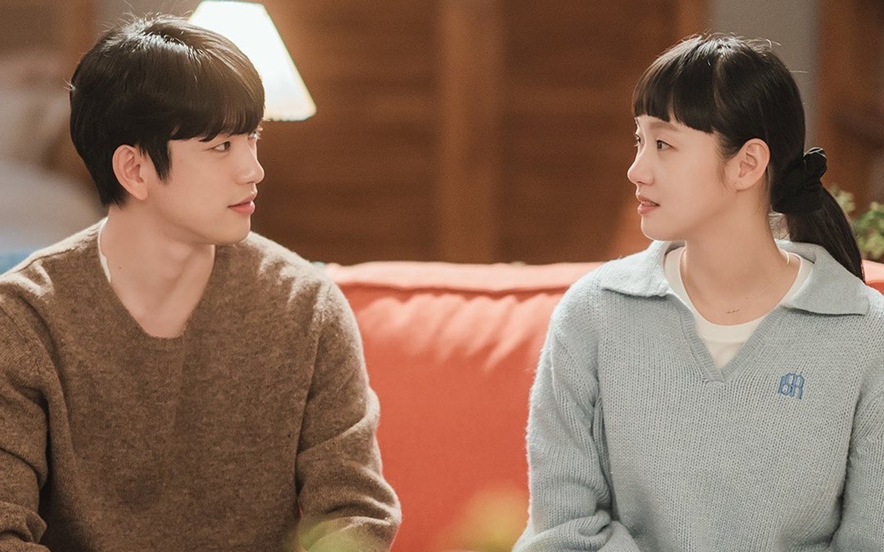 Kim Go Eun Banjir Kritikan Usai Minta Putus Dari Jinyoung GOT7 di 'Yumi's Cells 2'