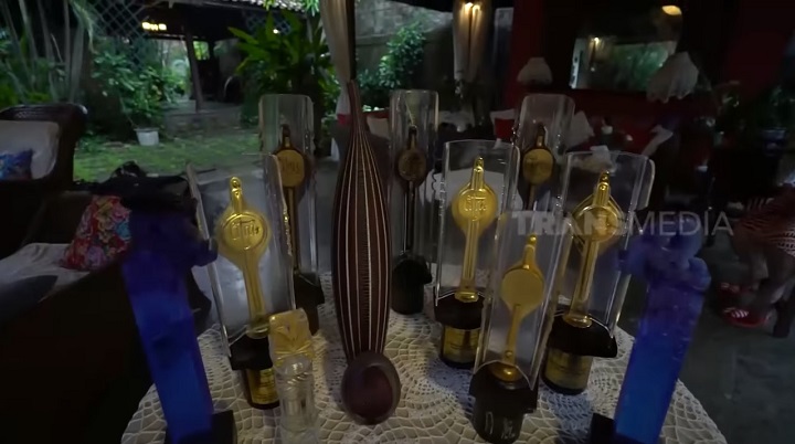 Banyak Piala Terpajang