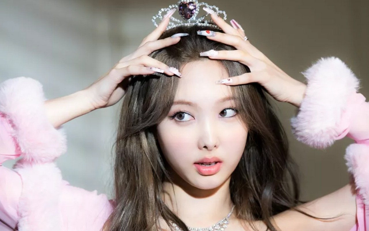  Nayeon Twice Cetak Sejarah Lagi Jadi Solois Kpop yang Debut di Billboard 200 Dan Artist 100