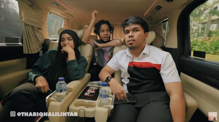 Thariq Halilintar Maju Mundur Kenalkan Fuji ke Keluarga, Dua Adiknya Justru Sambut Baik