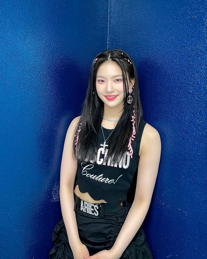 <i>Fangirl</i> Garis Keras
