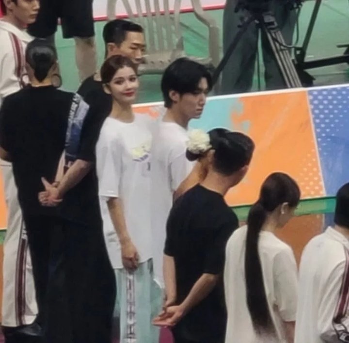 Ukuran Wajah Sullyoon NMIXX Terekam Kamera Fans di \'ISAC 2022\' Bikin Heran Campur Kagum