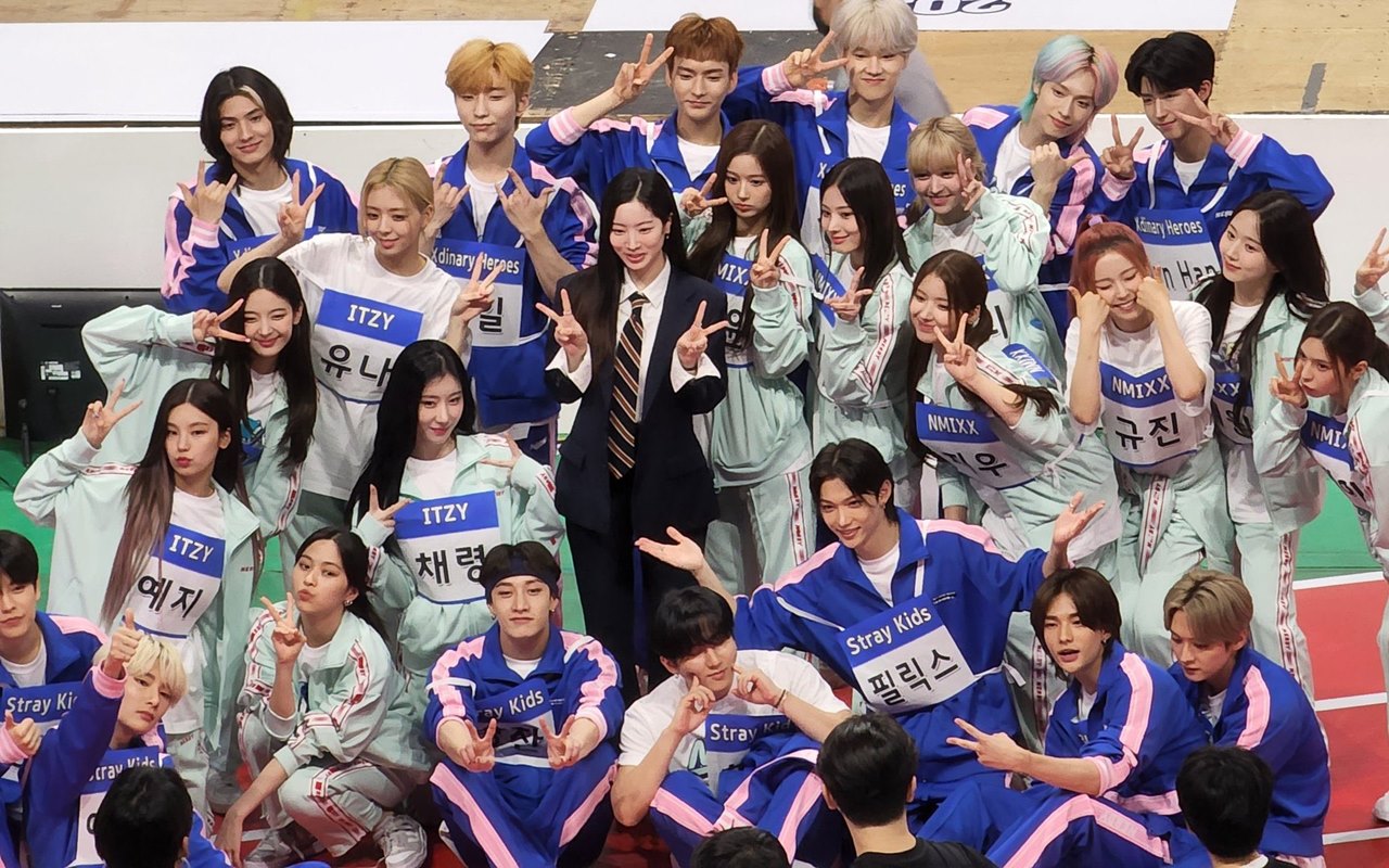 'Foto Keluarga' Stray Kids, ITZY, NMIXX, dan Xdinary Heroes Bareng Dahyun Tuai Tanggapan Begini