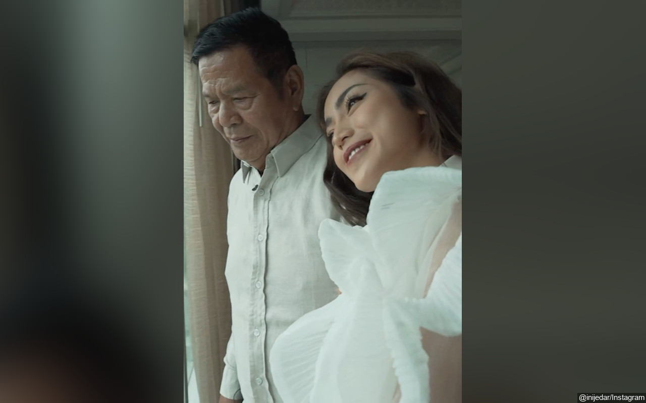 Bak Jatuh Tertimpa Tangga, Jessica Iskandar Sebut Sang Ayah Masuk RS Gegara Dirinya Kena Tipu Rp10 M