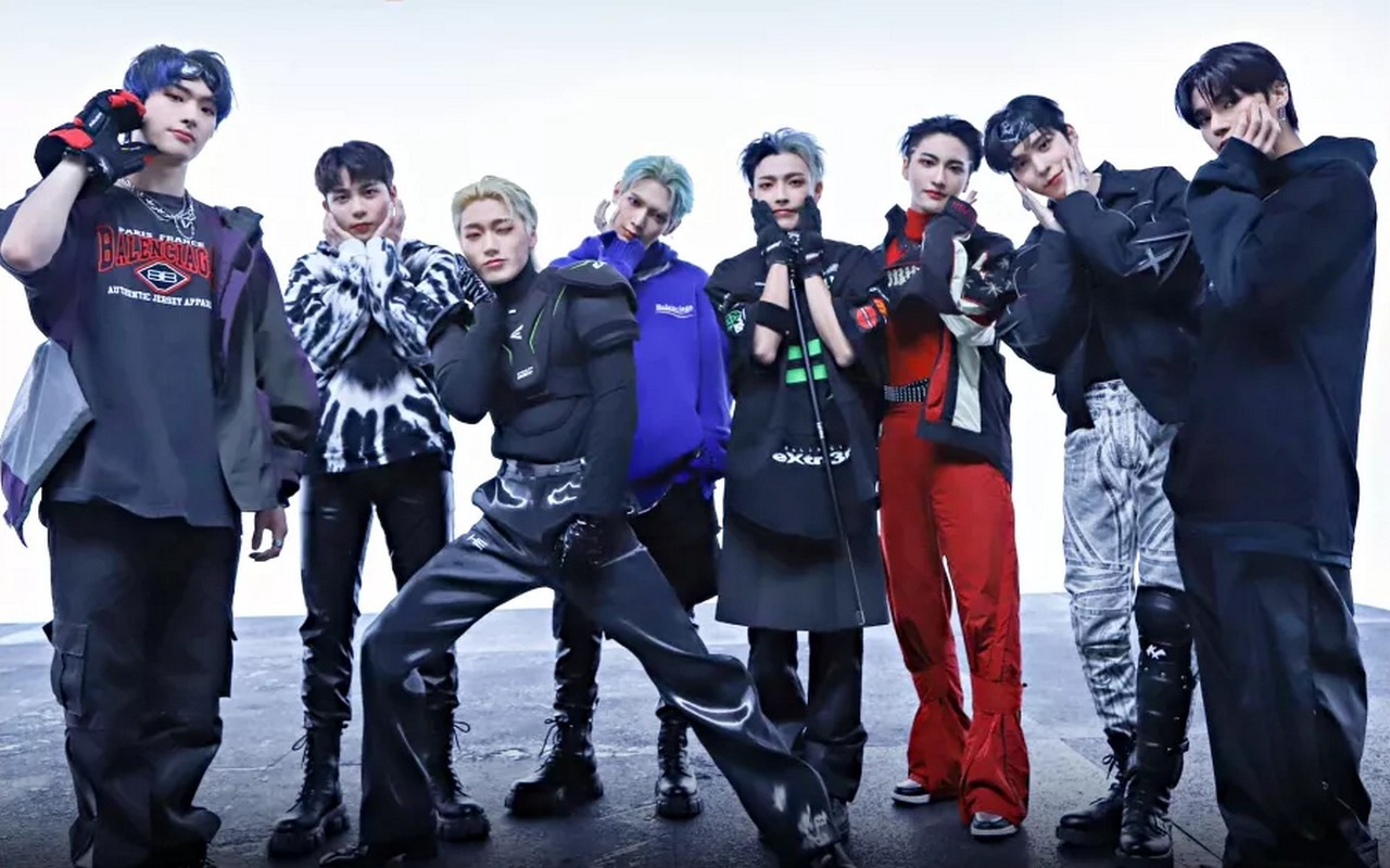 ATEEZ Gabung BTS-SEVENTEEN Cs Jadi Boyband dengan Penjualan Tertinggi di Hanteo
