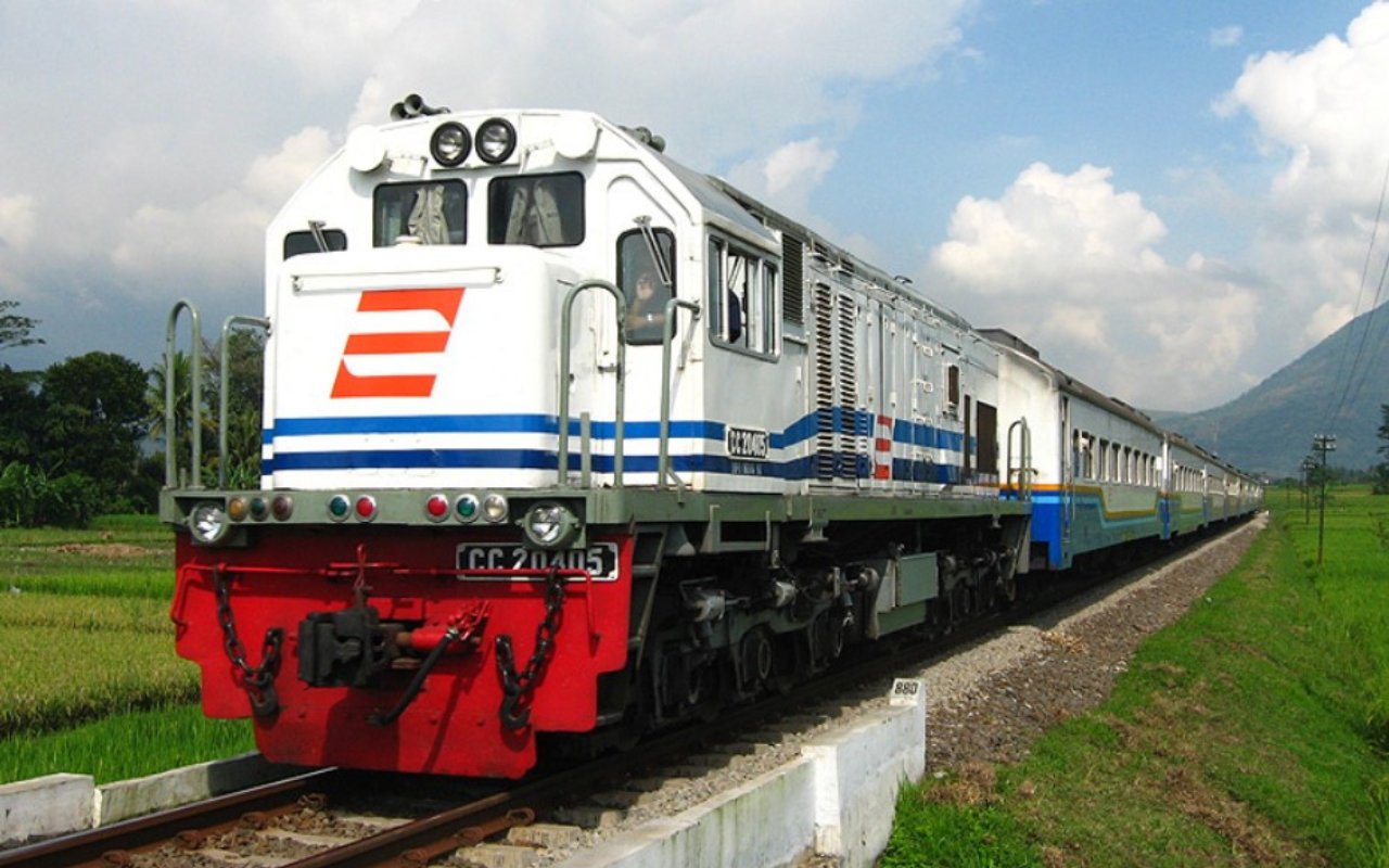Dua Sejoli Tewas Tertabrak Kereta Api Gara-gara Asyik Pacaran di Pinggir Rel