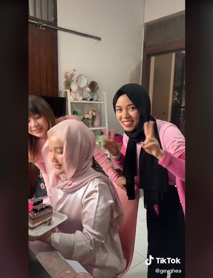 Fatin Shidqia Dapat Kejutan Ultah dari Sahabat, Sosok Arafah Rianti Dipertanyakan