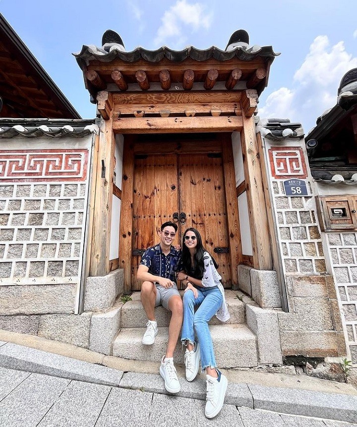 Maudy dan Jesse Mampir Ke Bukchon Hanok Village 