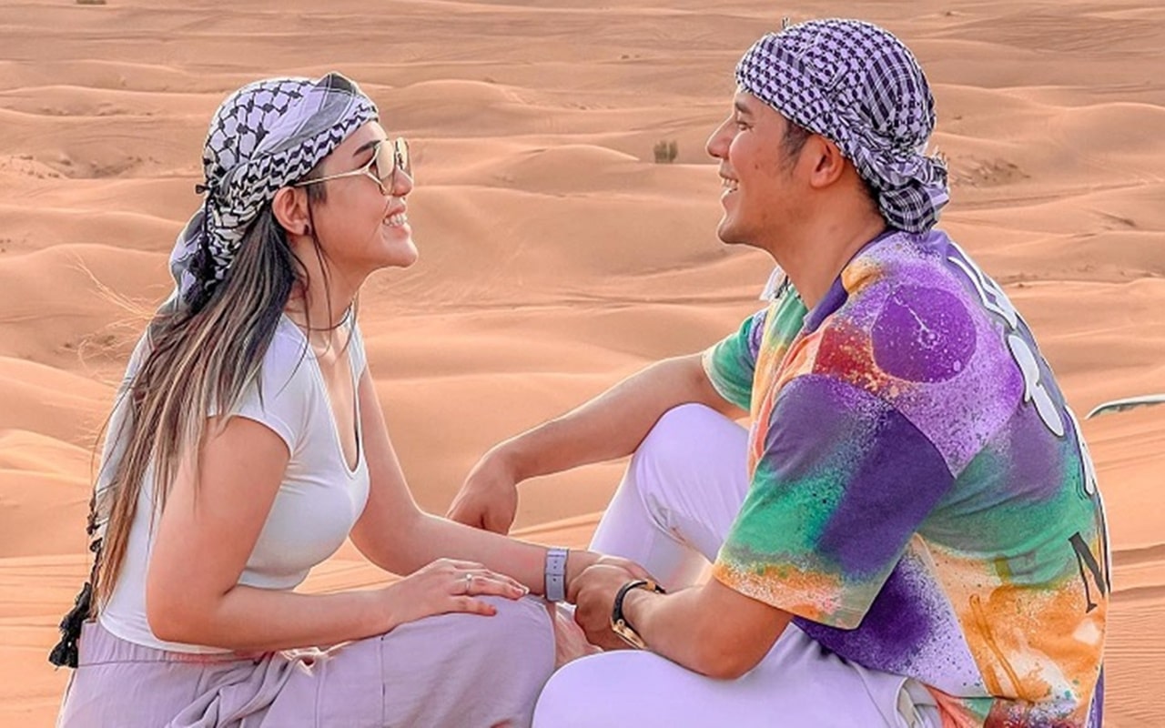 Honeymoon ke Inggris, Via Vallen dan Chevra Yolandi Panik Mesin Pesawat yang Ditumpangi Mati