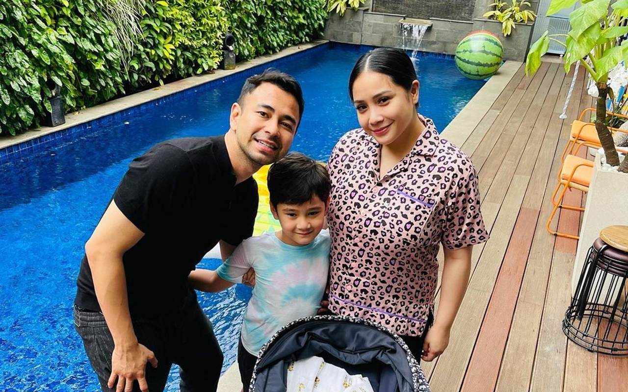 Rafathar Sedih Namanya Dijadikan Yel-yel, Nagita Slavina Tenangkan Sang Putra Lewat Wejangan Adem