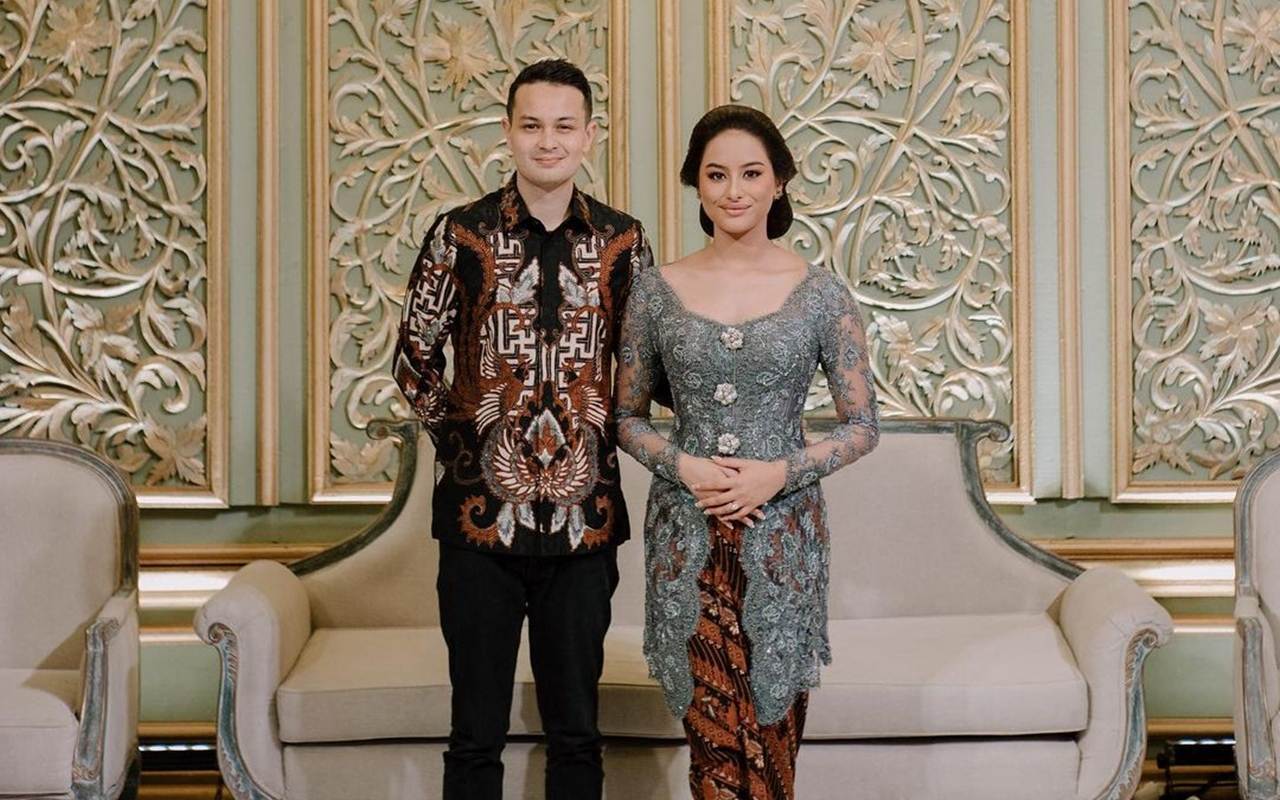 Foto Prewedding, Amanda Adik Maudy Ayunda Cantik Pakai Kemben Bak Putri Keraton