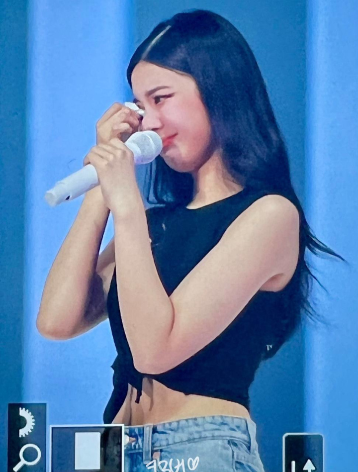 Sosok Ini Bikin Lia ITZY Nangis di Konser \'CHECKMATE\' Seoul, Siapa? Sosok Ini Bikin Lia ITZY Nangis di Konser \'CHECKMATE\' Seoul, Siapa? Sosok Ini Bikin Lia ITZY Nangis di Konser \'CHECKMATE\' Seoul, Siapa?