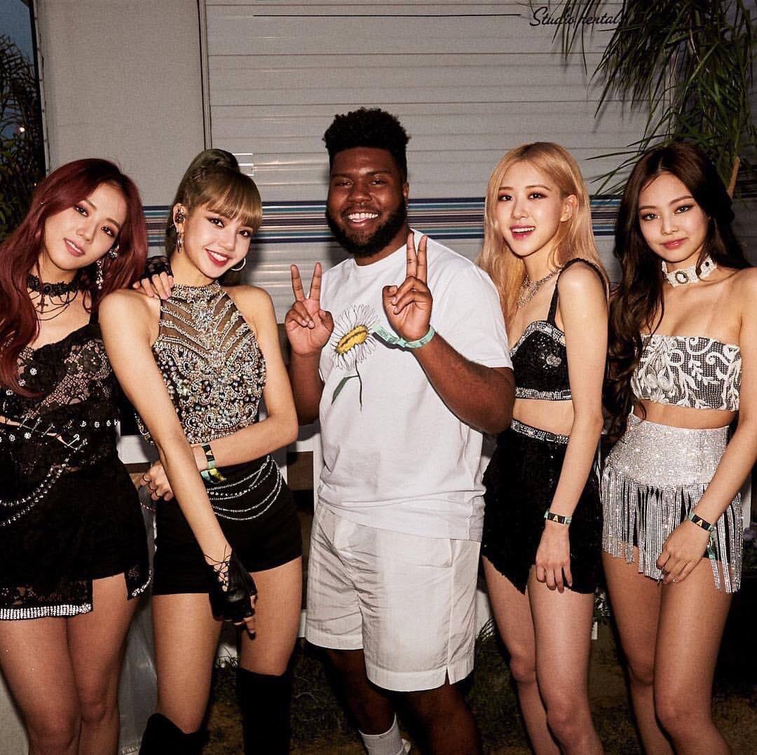 Potret asli BLACKPINK dan Khalid di Coachella 2019