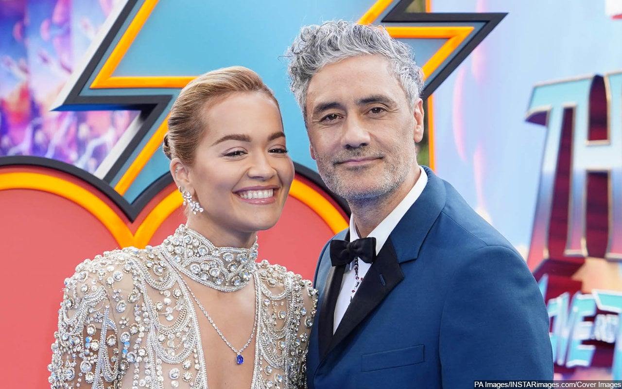 Rita Ora dan Sutradara 'Thor' Taika Waititi Dilaporkan Diam-Diam Menikah