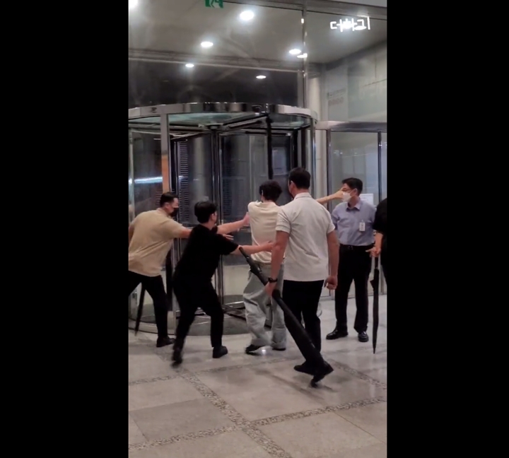 J-Hope BTS Sering Oleng Bikin Kerjaan Pengawal Nambah