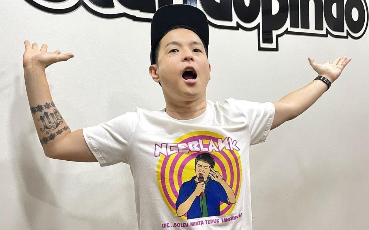 Cuitan Ernest Prakasa Tentang Orang Mudah Bersyukur Tuai Perdebatan, Begini Konsepnya